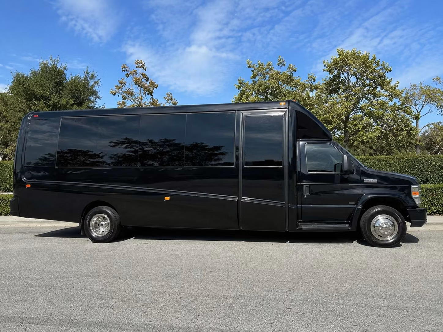 reserve minibuses and charter buses for mesa community college and asu polytechnic campus visits